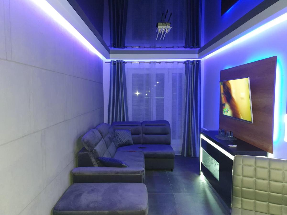 Apartament Skarbowa 1& Parking เลชโน ภายนอก รูปภาพ